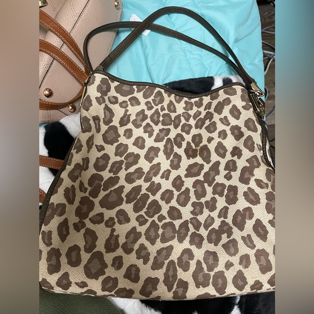 tan cheetah print purse